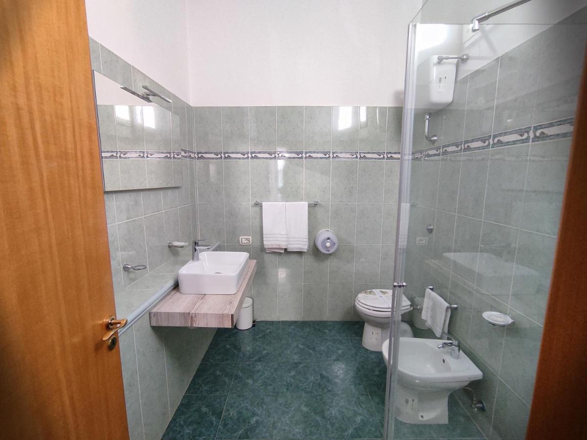 B&B Darsena Pozzuoli Luaran gambar
